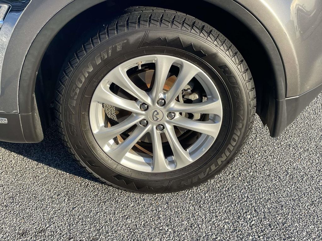 2017 INFINITI QX70 Base