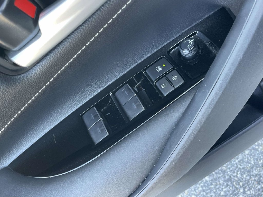2024 Toyota Corolla Hatchback SE
