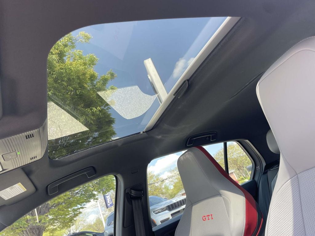 2025 Volkswagen Golf GTI 2.0T SE