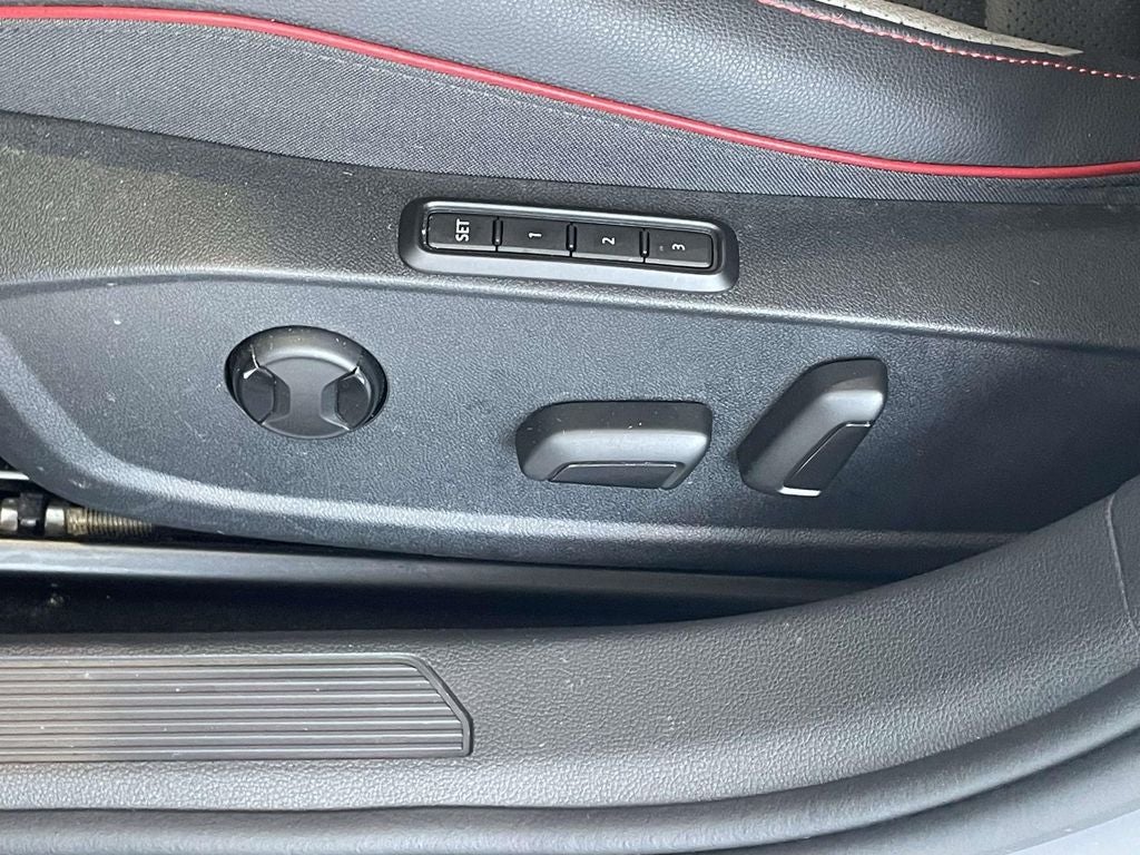 2024 Volkswagen Golf GTI Autobahn