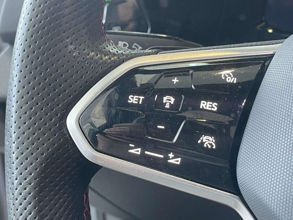 2024 Volkswagen Golf GTI Autobahn